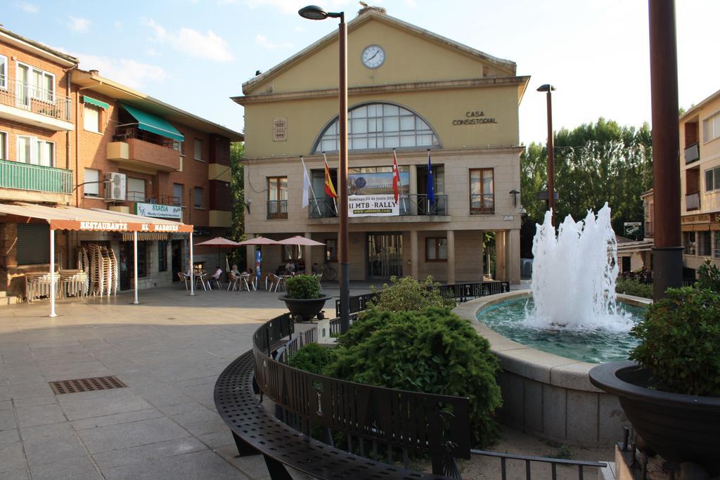 Ar Apartamentos Soto Del Real Ruang foto